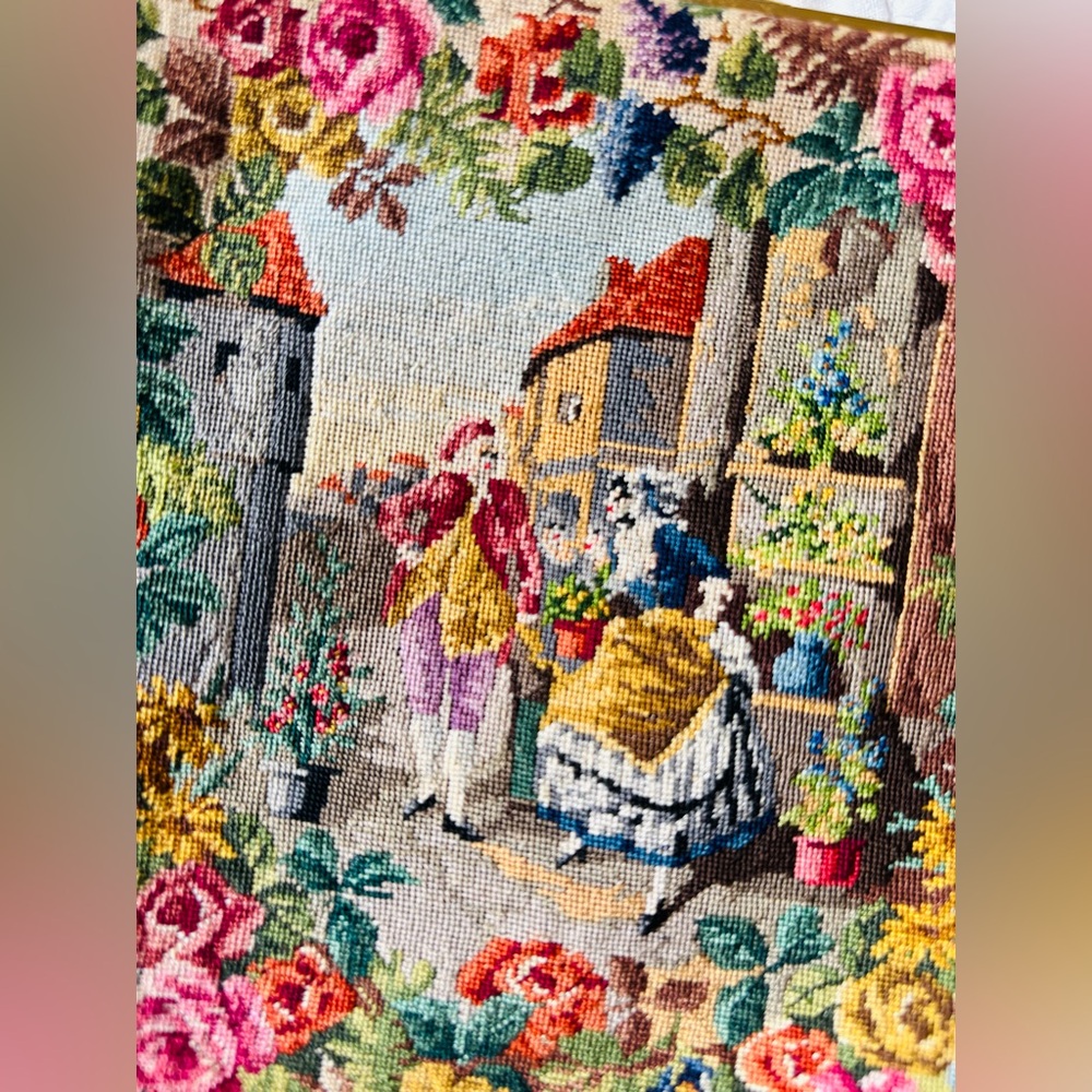 Stunning vintage german needlepoint tapestry handbag with gold tone chain
